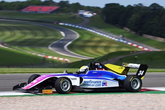 You are currently viewing Tom Lebbon secures breakthrough podium at Donington Park